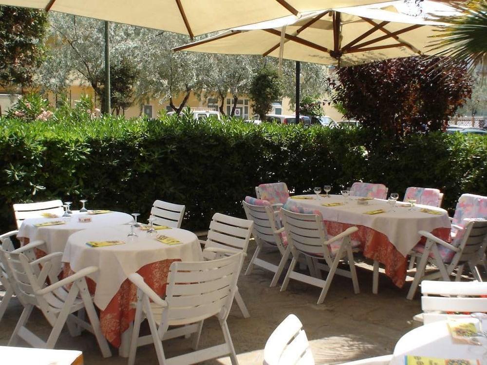 Gallia Club Hotel Cesenatico Exteriör bild