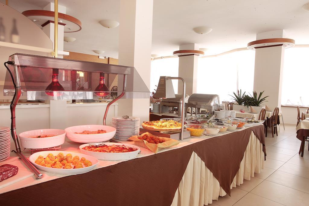 Gallia Club Hotel Cesenatico Exteriör bild