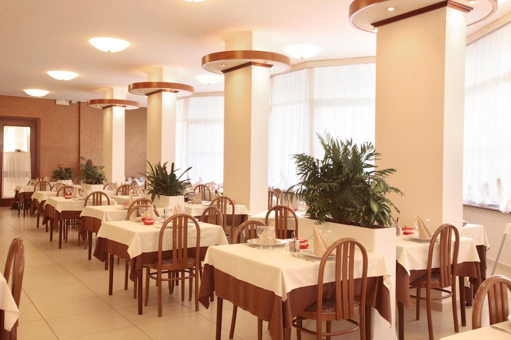 Gallia Club Hotel Cesenatico Exteriör bild