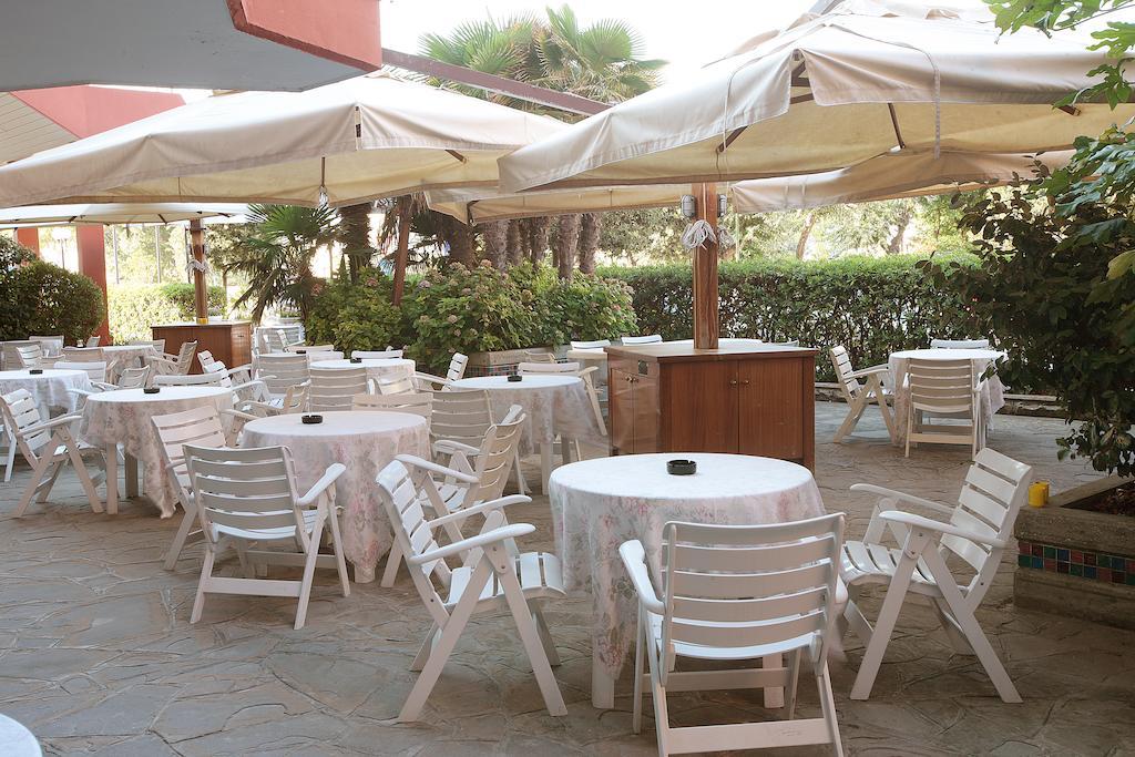Gallia Club Hotel Cesenatico Exteriör bild