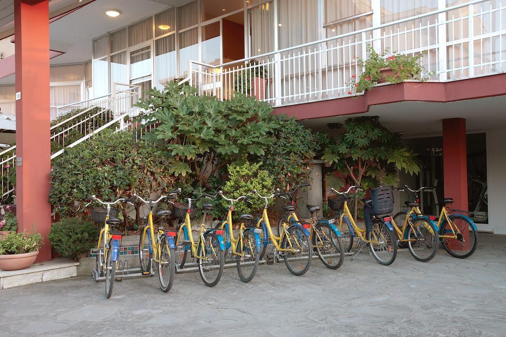 Gallia Club Hotel Cesenatico Exteriör bild